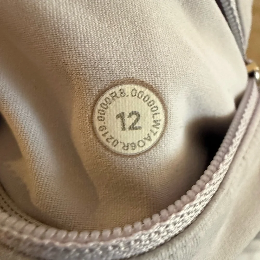 2019 Lululemon Speed Up Shorts 2.5” Silver Lilac Size 12